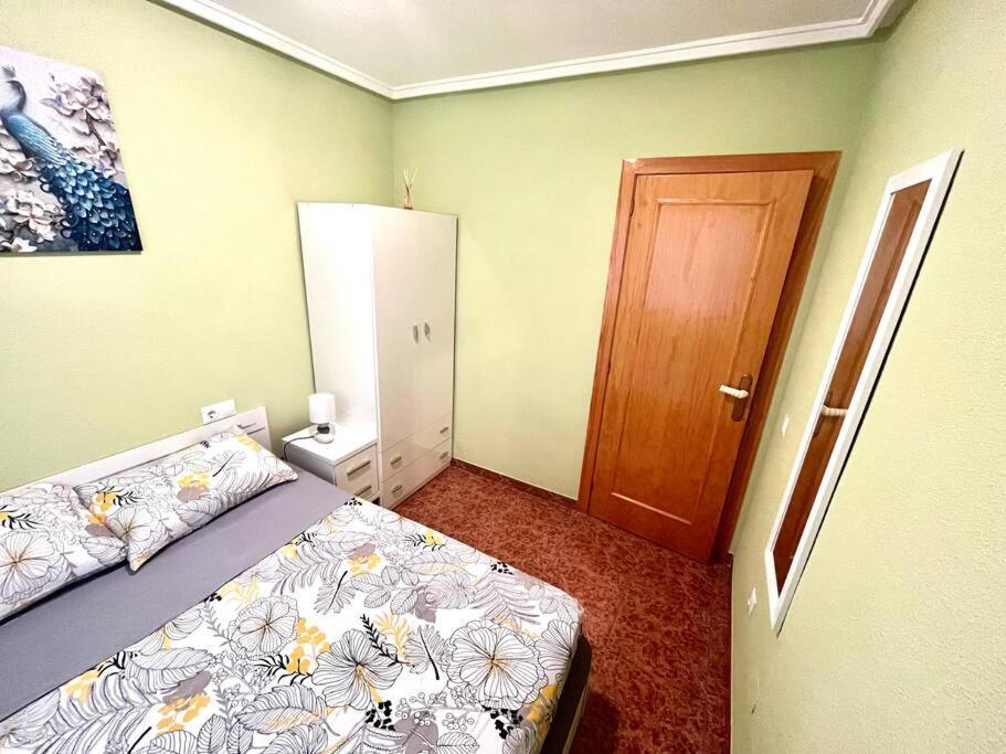 Casa Di Mateo With Garden View And Swimming Pool Apartman Torrevieja Kültér fotó